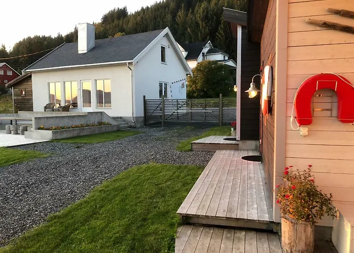 Basecamp Senja אכסניה