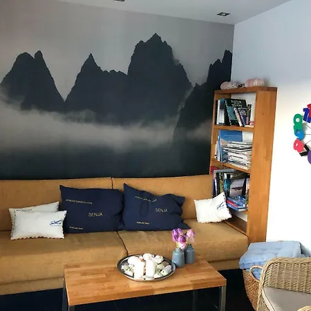 Hostel Basecamp Senja Finnsnes